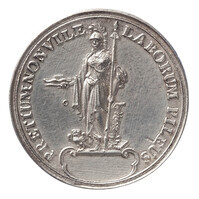 TMNK 00224
<br/>
Promotie met de kap aan de Universiteit (Hogeschool 1575-) van Leiden
<br/>
<em>Republiek der Zeven Verenigde Nederlanden, Holland, provincie (1581-1795)</em>