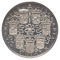 TMNK 00358
          <br/>
          Beloningspenning (zilveren afslag) van de Staten-Generaal, aan buitenlandse gezanten en bij bijzondere gelegenheden aangeboden
          <br/>
          <em>Republiek der Zeven Verenigde Nederlanden, republiek (1588-1795)</em>