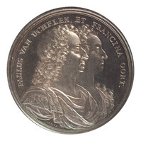 TMNK 00732
          <br/>
          Zilveren huwelijk van Paulus van Uchelen en Francina Oort
          <br/>
          <em>Republiek der Zeven Verenigde Nederlanden, republiek (1588-1795)</em>
