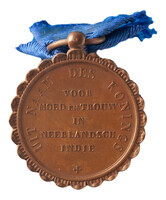 TMNK 05334
<br/>
Moed en trouw voor Nederlands Indië, draagpenning
<br/>
<em>Nederland, Koninkrijk (1830-heden)</em>