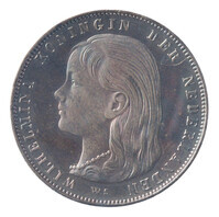 TMNK 05884
          <br/>
          Gulden uit Nederland op naam van Wilhelmina, koningin der Nederlanden (1890-1948)
          <br/>
          <em>Nederland, Koninkrijk (1830-heden)</em>