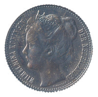 TMNK 05887
          <br/>
          Halve gulden uit Nederland op naam van Wilhelmina, koningin der Nederlanden (1890-1948)
          <br/>
          <em>Nederland, Koninkrijk (1830-heden)</em>
