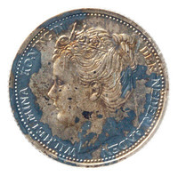 TMNK 05894
          <br/>
          Tien cent (dubbeltje) uit Nederland op naam van koningin Wilhelmina (1890-1948)
          <br/>
          <em>Nederland, Koninkrijk (1830-heden)</em>