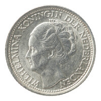 TMNK 05898
          <br/>
          Tien cent (dubbeltje) uit Nederland op naam van koningin Wilhelmina (1890-1948)
          <br/>
          <em>Nederland, Koninkrijk (1830-heden)</em>