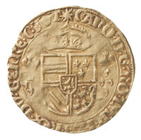 TMNK 06604
<br/>
Zonnekroon uit Gelre op naam van Karel V, keizer (1519-1556)
<br/>
<em>Gelre, hertogdom (1339-1581)</em>
