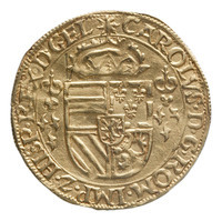 TMNK 06609
<br/>
Zonnekroon uit Gelre op naam van Karel V, keizer (1519-1556)
<br/>
<em>Gelre, hertogdom (1339-1581)</em>