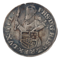 TMNK 06765
          <br/>
          Halve statendaalder uit Gelderland op naam van Philips II, koning van Spanje (1556-1598)
          <br/>
          <em>Gelre, Staten van Gelderland</em>