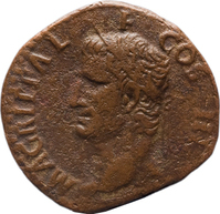 TMNK 09311
<br/>
As uit het Romeinse Keizerrijk op naam van Agrippa, Romeins generaal / Tiberius, keizer van het Romeinse Rijk (14-37)
<br/>
<em>Romeins Keizerrijk</em>