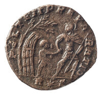 TMNK 09674
<br/>
Kleine AE2 uit het Romeinse Keizerrijk op naam van Constans
<br/>
<em>Romeins Keizerrijk</em>