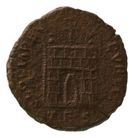 TMNK 09705
<br/>
Aes 4 uit het Romeinse Rijk op naam van Flavius Valentinianus II (375-383)
<br/>
<em>Romeins Keizerrijk</em>