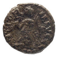 TMNK 09716
<br/>
Aes 4 uit het Romeinse Rijk op naam van Honorius (395-423)
<br/>
<em>Romeins Keizerrijk</em>