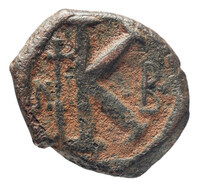 TMNK 09746
<br/>
Halve follis (twintig nummi) uit het Byzantijnse Rijk op naam van Justinus I (518-527)
<br/>
<em>Byzantijns Keizerrijk</em>