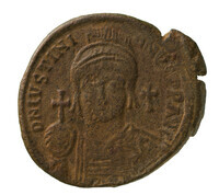 TMNK 09767
<br/>
Halve follis (twintig nummi) uit het Byzantijnse Rijk op naam van Justinianus I (527-565)
<br/>
<em>Byzantijns Keizerrijk</em>