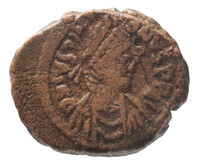 TMNK 09768
<br/>
Kwart follis (tien nummi) uit het Byzantijnse Rijk op naam van Justinianus I
<br/>
<em>Byzantijns Keizerrijk</em>