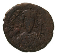 TMNK 09803
<br/>
Follis (veertig nummi) uit het Byzantijnse Rijk op naam van Phocas
<br/>
<em>Byzantijns Keizerrijk</em>