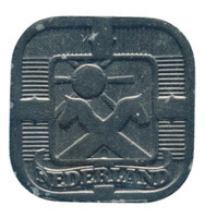 TMNK 10881
          <br/>
          Vijf cent (stuiver) uit Nederland uit de tijd van de Duitse bezetting (1940-1945)
          <br/>
          <em>Nederland, Duitse bezetting (1940-1945)</em>