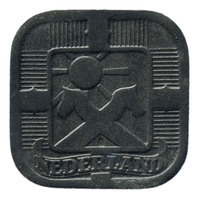 TMNK 10883
          <br/>
          Vijf cent (stuiver) uit Nederland uit de tijd van de Duitse bezetting (1940-1945)
          <br/>
          <em>Nederland, Duitse bezetting (1940-1945)</em>