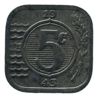 TMNK 10883
          <br/>
          Vijf cent (stuiver) uit Nederland uit de tijd van de Duitse bezetting (1940-1945)
          <br/>
          <em>Nederland, Duitse bezetting (1940-1945)</em>