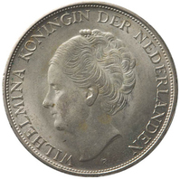TMNK 11885
          <br/>
          Rijksdaalder voor Nederlands-Indië op naam van Wilhelmina
          <br/>
          <em>Nederlands-Indië, Koninkrijk der Nederlanden (1830-heden)</em>
