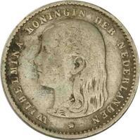 TMNK 11936
<br/>
Vijf cents uit Nederland, uit het bombardement van Rotterdam, mei 1940, munt afkomstig uit het wisselkantoor van Johan Postema
<br/>
<em>Nederland, Koninkrijk (1830-heden)</em>