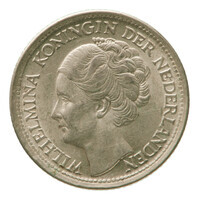 TMNK 11962
          <br/>
          Tien cent (dubbeltje) uit Nederland op naam van koningin Wilhelmina (1890-1948)
          <br/>
          <em>Nederland, Koninkrijk (1830-heden)</em>