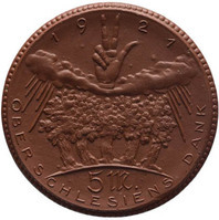 TMNK 12025
<br/>
Vijf mark uit Opper-Silezië van Böttger-steengoed
<br/>
<em>Opper-Silezië, Weimar Republiek (1919-1933)</em>