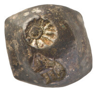 TMNK 15967
<br/>
Kwart baht (salu’ng, ‘kogelmunt’) uit Thailand op naam van Rama IV (1851-1861)
<br/>
<em>Thailand, koninkrijk</em>