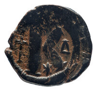 TMNK 16741
<br/>
Halve follis (twintig nummi) uit het Byzantijnse Rijk op naam van Justinus I (518-527)
<br/>
<em>Byzantijns Keizerrijk</em>