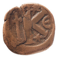 TMNK 16742
<br/>
Halve follis (twintig nummi) uit het Byzantijnse Rijk op naam van Justinus I (518-527)
<br/>
<em>Byzantijns Keizerrijk</em>