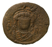 TMNK 16767
<br/>
Follis (veertig nummi) uit het Byzantijnse Rijk op naam van Tiberius Constantijn (578-582)
<br/>
<em>Byzantijns Keizerrijk</em>