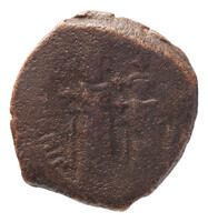 TMNK 16777
<br/>
Follis uit het Byzantijnse Rijk op naam van Heraclius, keizer (610-641) / Heraclius Constantijn III, keizer (641)
<br/>
<em>Byzantijns Keizerrijk</em>
