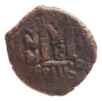 TMNK 16777
<br/>
Follis uit het Byzantijnse Rijk op naam van Heraclius, keizer (610-641) / Heraclius Constantijn III, keizer (641)
<br/>
<em>Byzantijns Keizerrijk</em>